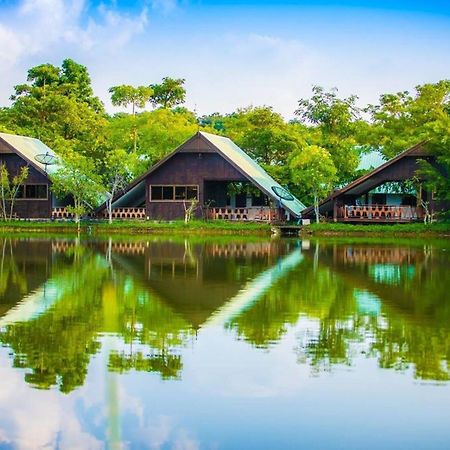 Tanita Lagoon Resort Удон Тани Екстериор снимка