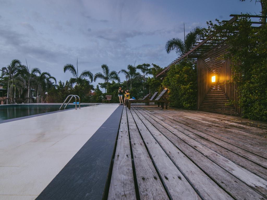 Tanita Lagoon Resort Удон Тани Екстериор снимка