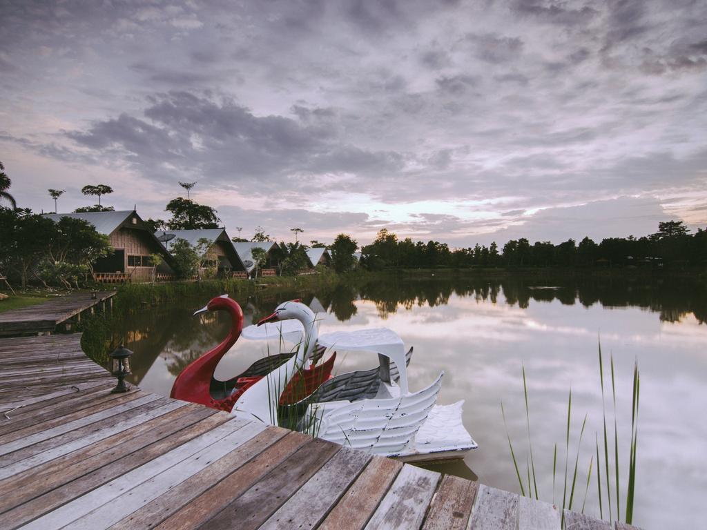 Tanita Lagoon Resort Удон Тани Екстериор снимка