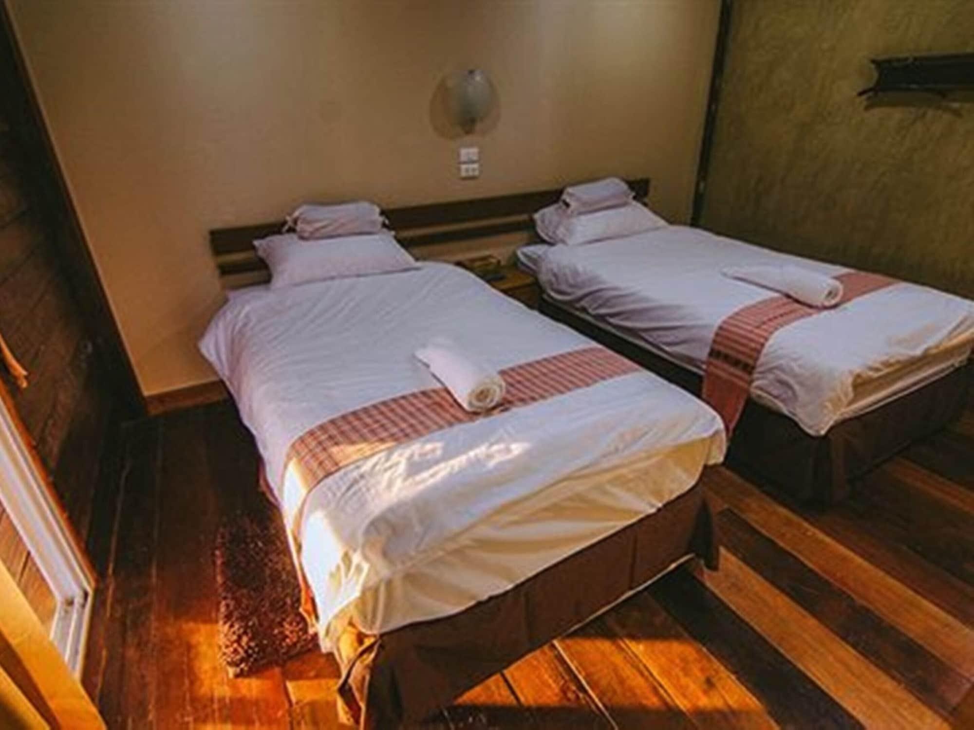 Tanita Lagoon Resort Удон Тани Екстериор снимка