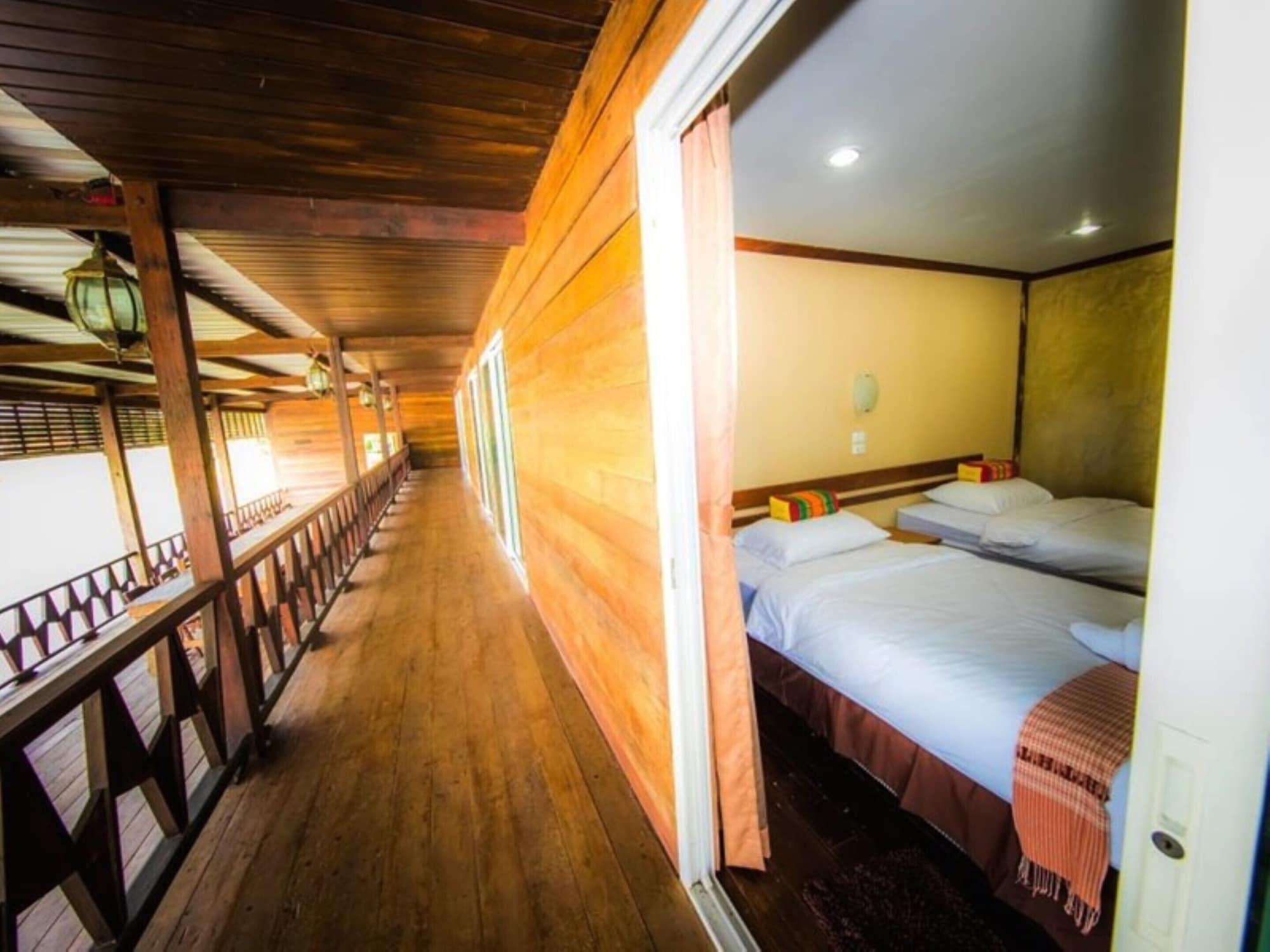 Tanita Lagoon Resort Удон Тани Екстериор снимка