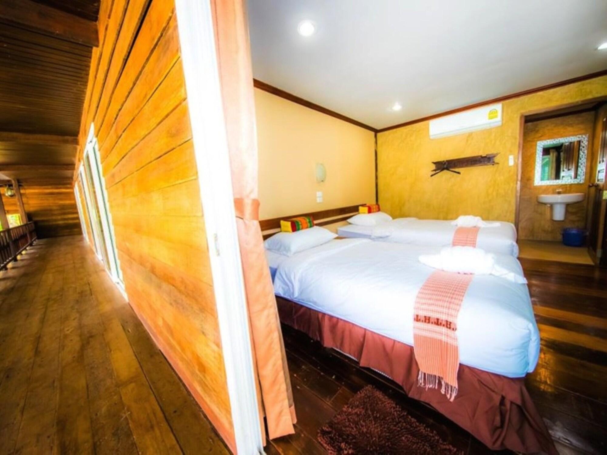 Tanita Lagoon Resort Удон Тани Екстериор снимка