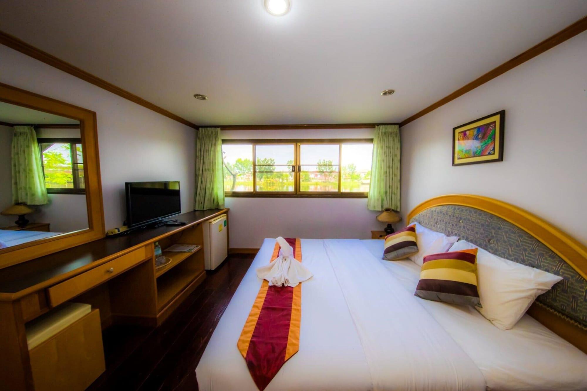 Tanita Lagoon Resort Удон Тани Екстериор снимка